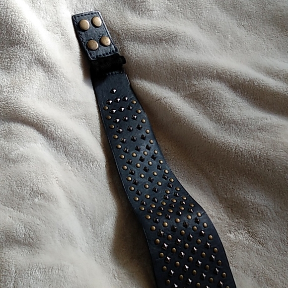 Belt - Picture 2 of 4